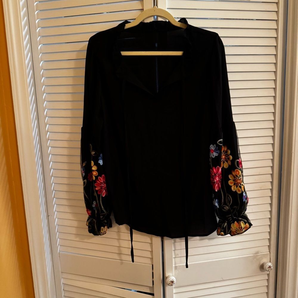 SHEIN Black Relaxed Tie Front Blouse